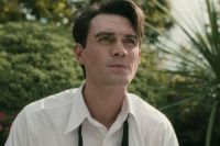 KJ Apa: “En lugar de intentar convertirme en Jimmy Stewart, pude extraer matices de sus actuaciones”